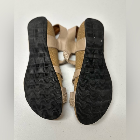 Taos sandals women's 8-8.5 tan Leather comfort shoe strappy cork wedge Trulie - Picture 2 of 4